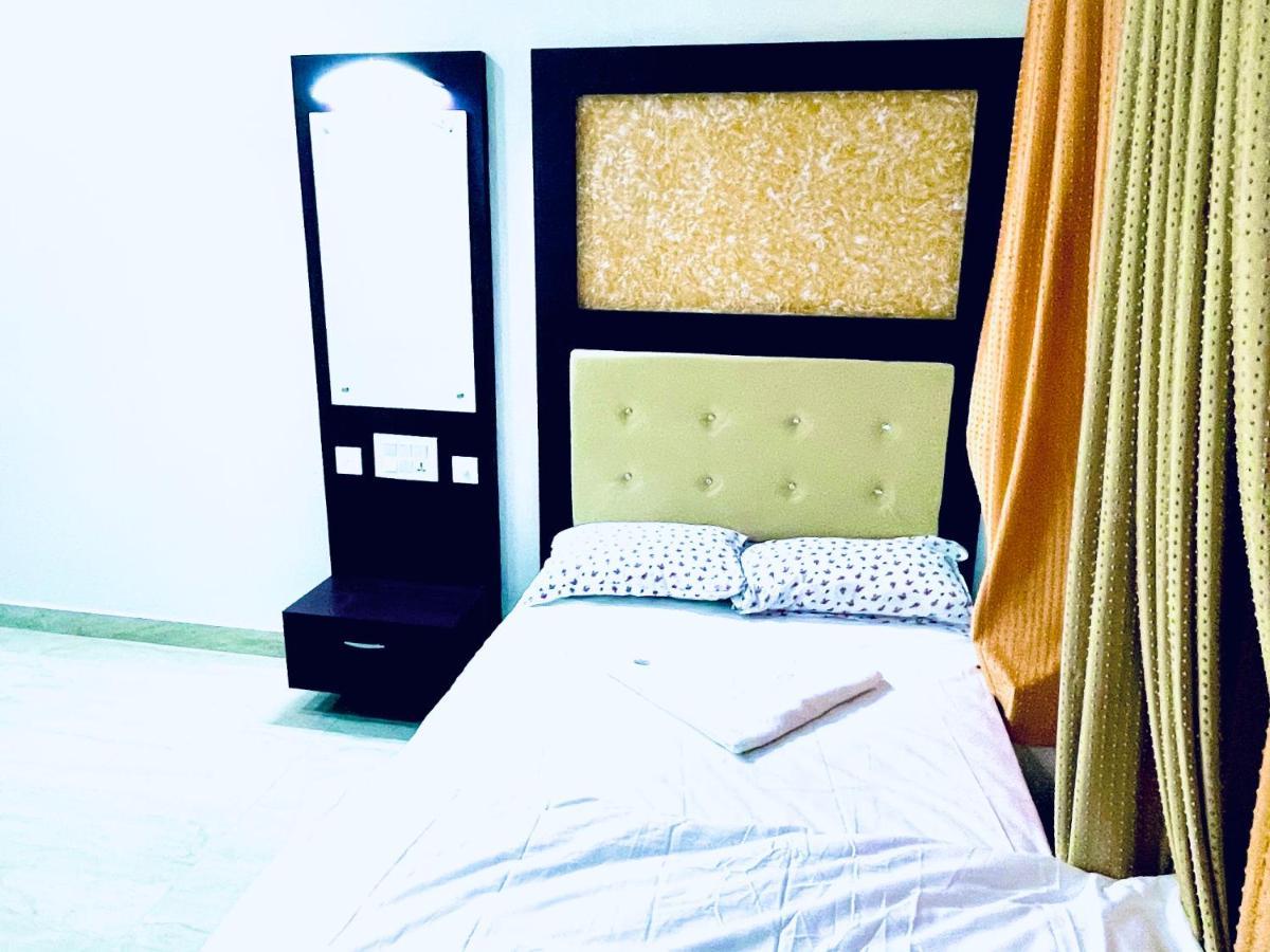 Bassac Residency Hotel Changanācheri Екстериор снимка