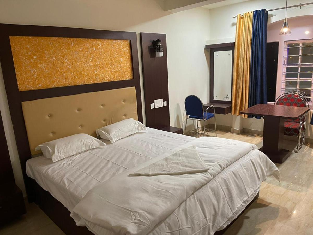 Bassac Residency Hotel Changanācheri Екстериор снимка