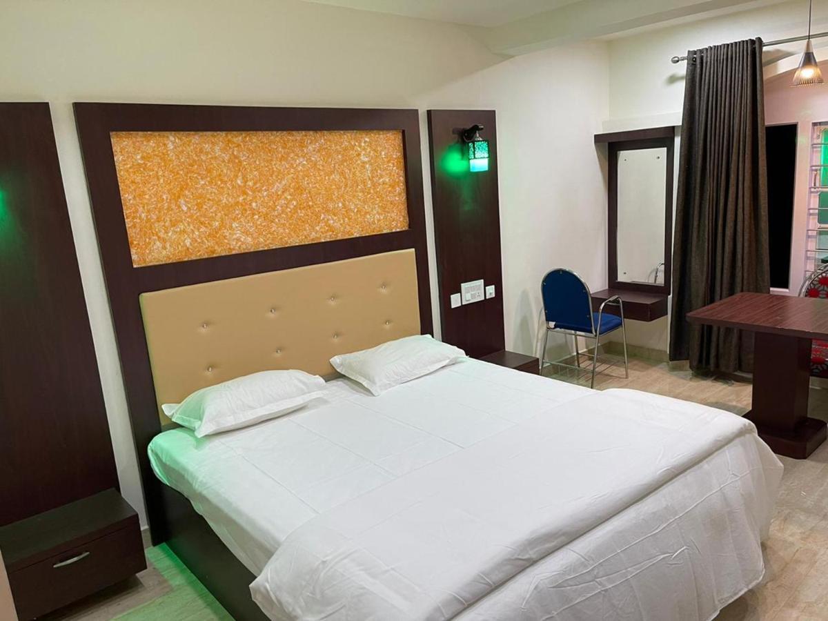 Bassac Residency Hotel Changanācheri Екстериор снимка